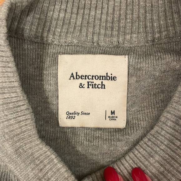 Abercrombie grey long sleeve sweater - Picture 2 of 3